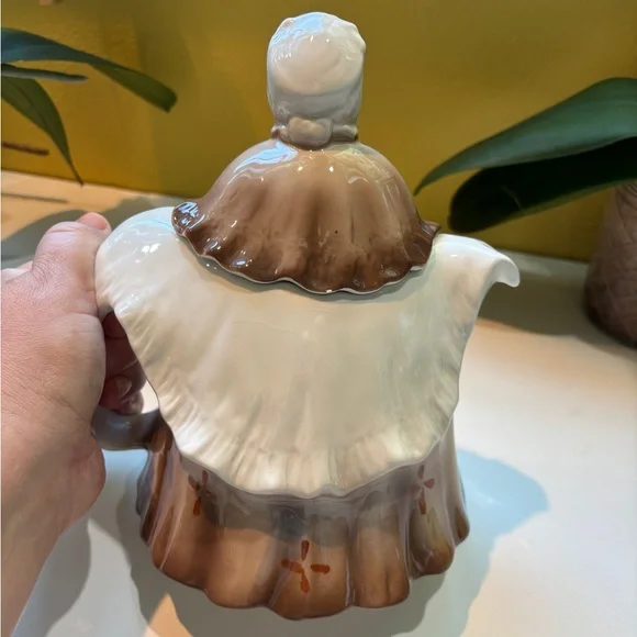 Little Old Lady Teapot Made in England 1930s Antique - Picture 14 of 14